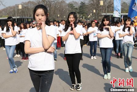 乔任梁父母正面回应儿子死因